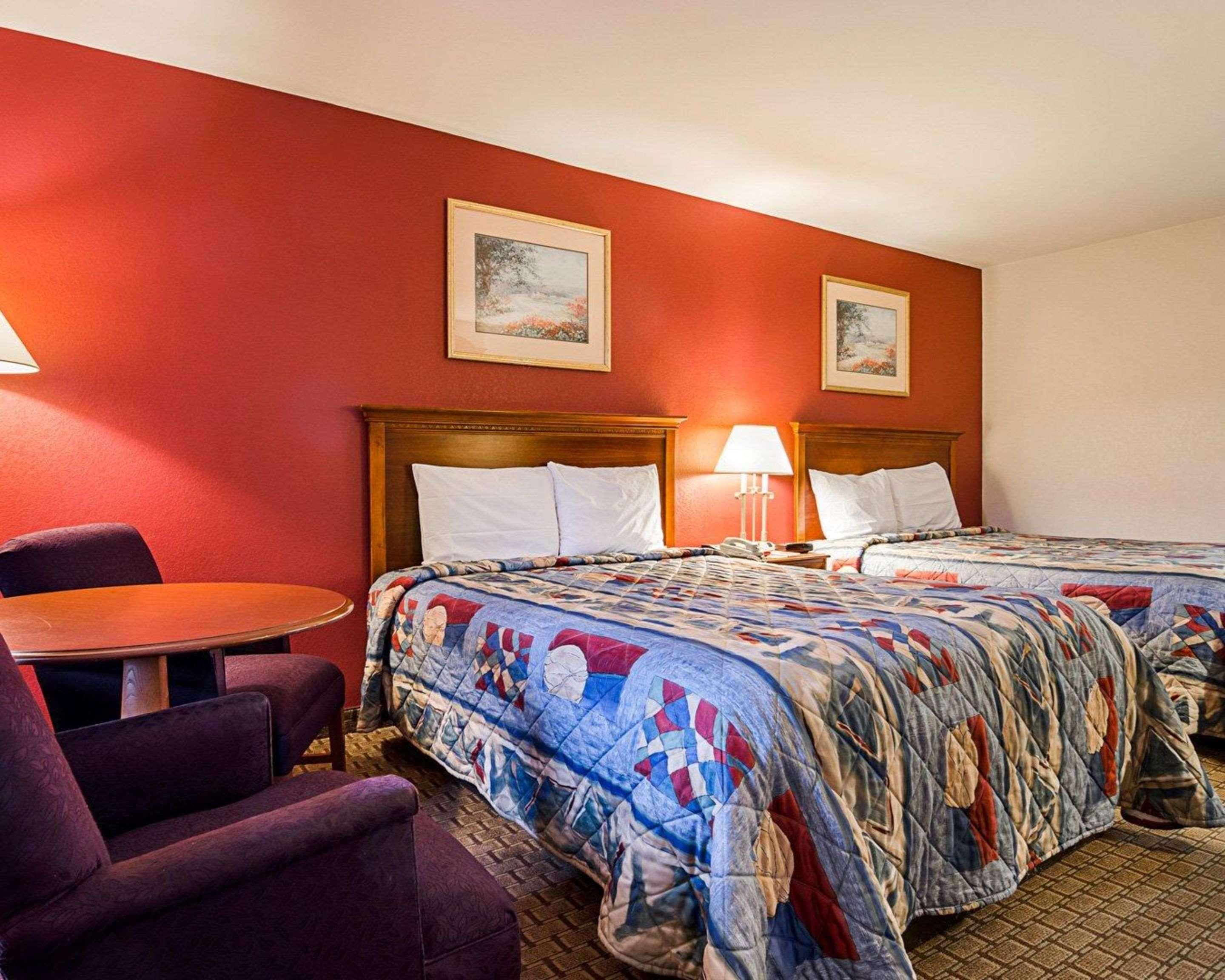Econo Lodge Richmond Exterior photo
