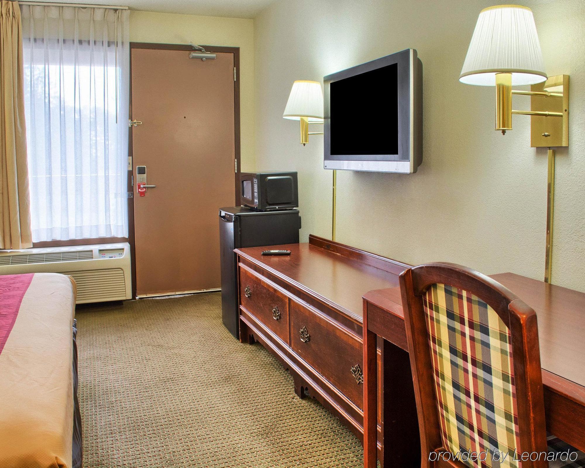 Econo Lodge Richmond Exterior photo